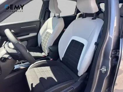 Photo 8 Citroën C3  Hybride 110 ch Automatique