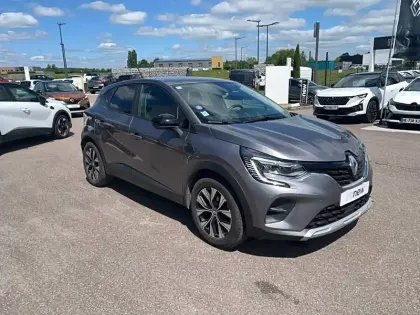 Photo 9 Renault Captur  E-Tech full hybrid 145