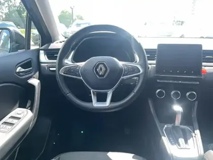 Photo 23 Renault Captur  E-Tech full hybrid 145