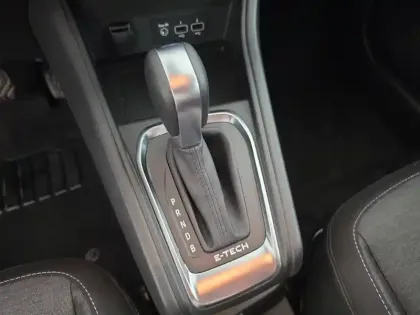 Photo 59 Renault Captur  E-Tech full hybrid 145