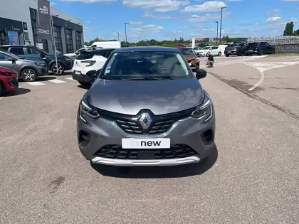 Photo 10 Renault Captur  E-Tech full hybrid 145