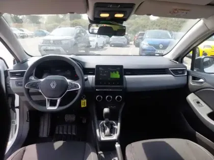 Photo 9 Renault Clio  E-Tech full hybrid 145 ch GSR2