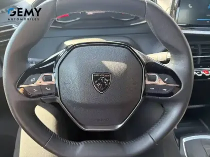 Photo 12 Peugeot 2008  PureTech 100 S&S BVM6