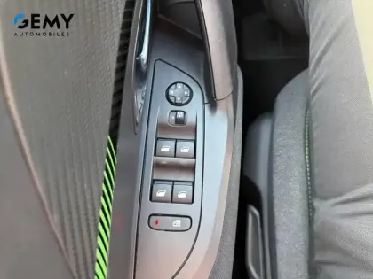 Photo 11 Peugeot 2008  PureTech 100 S&S BVM6