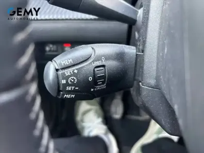 Photo 19 Peugeot 2008  PureTech 100 S&S BVM6