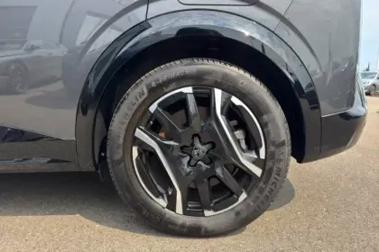 Photo 11 Peugeot 3008  Electrique 210 ch 73 kWh