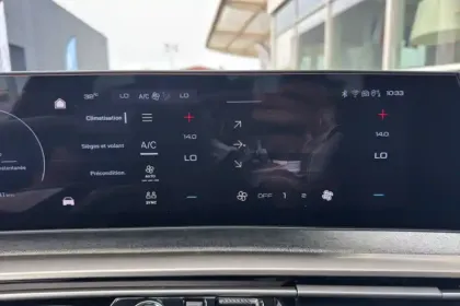 Photo 31 Peugeot 3008  Electrique 210 ch 73 kWh