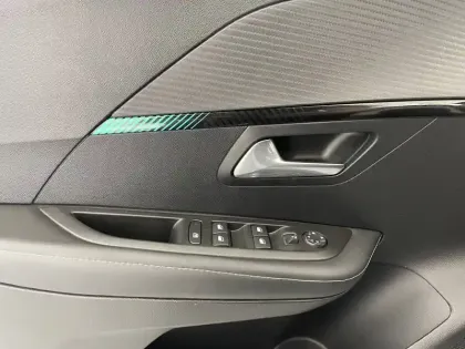 Photo 27 Peugeot 208  Electrique 50 kWh 136ch