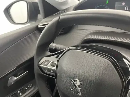 Photo 28 Peugeot 208  Electrique 50 kWh 136ch