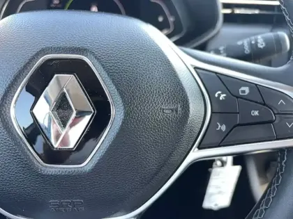 Photo 27 Renault Clio  E-Tech full hybrid 145