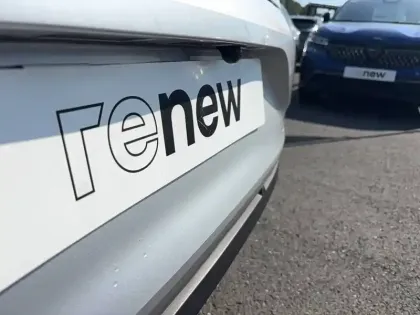 Photo 12 Renault Clio  E-Tech full hybrid 145