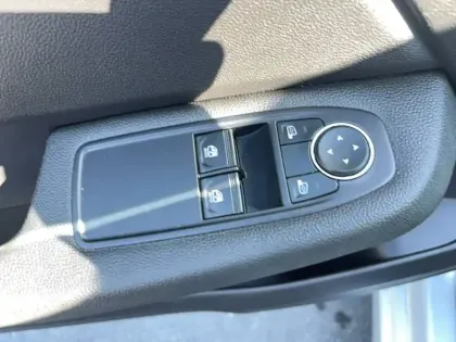 Photo 22 Renault Clio  E-Tech full hybrid 145