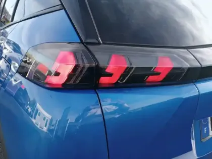Photo 16 Peugeot 2008  PureTech 130 S&S BVM6