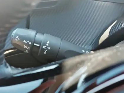 Photo 19 Peugeot 2008  PureTech 130 S&S BVM6
