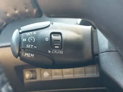 Photo 20 Peugeot 2008  PureTech 130 S&S BVM6