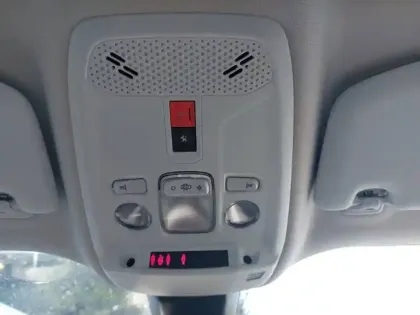 Photo 32 Peugeot 2008  PureTech 130 S&S BVM6
