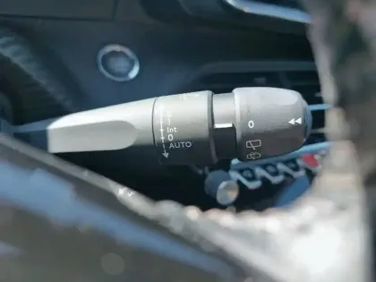 Photo 18 Peugeot 2008  PureTech 130 S&S BVM6