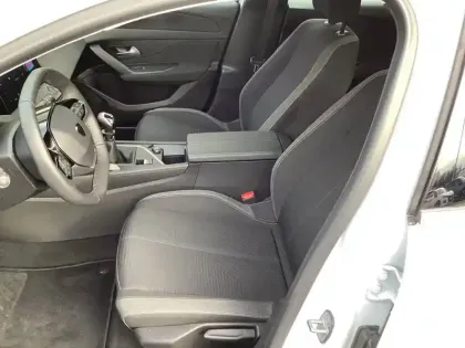 Photo 10 Peugeot 308  SW PureTech 130ch S&S BVM6