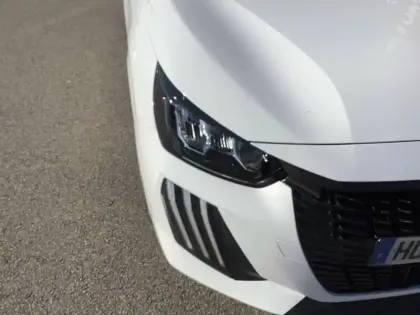 Photo 15 Peugeot 208  Hybrid 110 e-DCS6