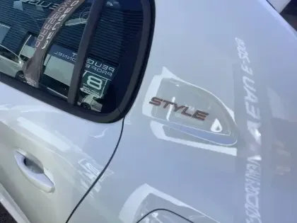 Photo 14 Peugeot 208  Hybrid 110 e-DCS6