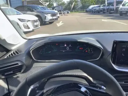 Photo 9 Peugeot 208  Hybrid 110 e-DCS6