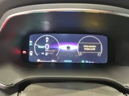 Photo 14 Renault Captur  E-Tech full hybrid 160 ch