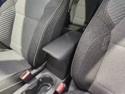 Photo 16 Renault Captur  E-Tech full hybrid 160 ch