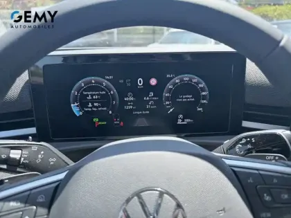 Photo 13 Volkswagen T-roc  1.5 eTSI Hybrid 116 ch DSG7