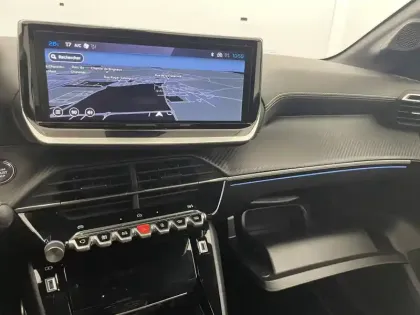Photo 30 Peugeot 208  Hybrid 110 e-DCS6