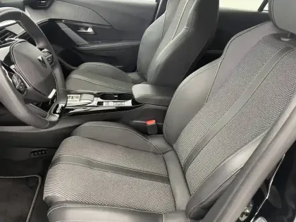 Photo 13 Peugeot 208  Hybrid 110 e-DCS6