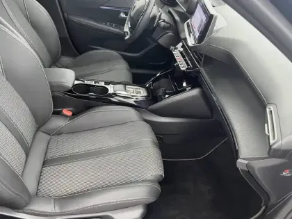 Photo 25 Peugeot 208  Hybrid 110 e-DCS6