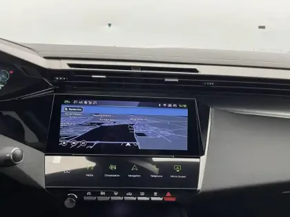 Photo 54 Peugeot 408  Hybrid 145 e-DCS6