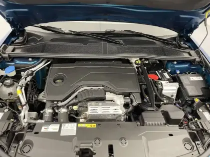 Photo 55 Peugeot 408  Hybrid 145 e-DCS6