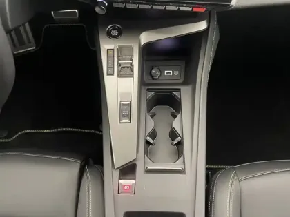Photo 25 Peugeot 408  Hybrid 145 e-DCS6