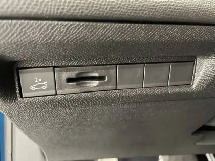 Photo 26 Peugeot 408  Hybrid 145 e-DCS6