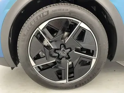 Photo 51 Peugeot 408  Hybrid 145 e-DCS6