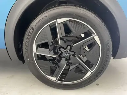 Photo 15 Peugeot 408  Hybrid 145 e-DCS6