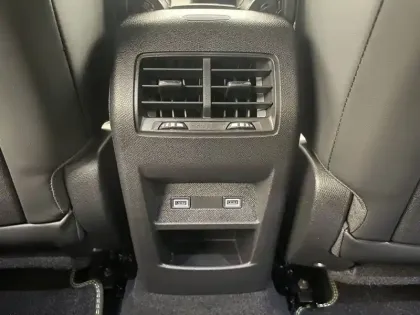 Photo 32 Peugeot 408  Hybrid 145 e-DCS6