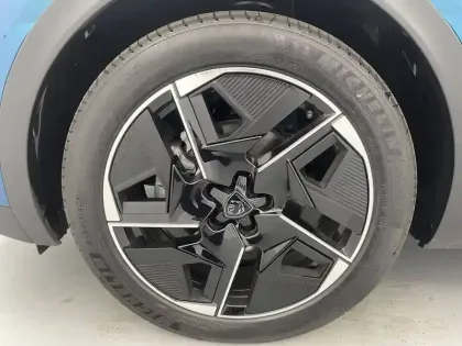 Photo 16 Peugeot 408  Hybrid 145 e-DCS6