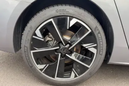 Photo 14 Peugeot 508  SW Hybrid 225 e-EAT8