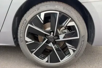 Photo 11 Peugeot 508  SW Hybrid 225 e-EAT8