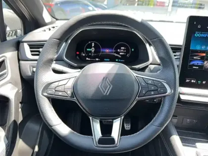 Photo 7 Renault Captur  E-Tech full hybrid 160 ch