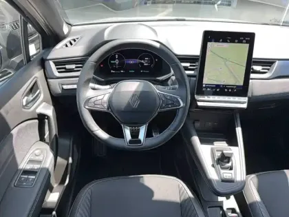 Photo 9 Renault Captur  E-Tech full hybrid 160 ch
