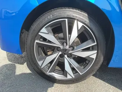 Photo 16 Peugeot 308  PureTech 130ch S&S BVM6