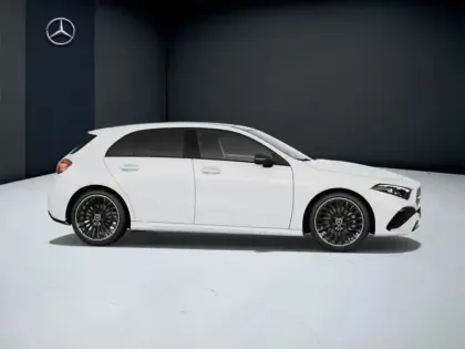 Photo 15 Mercedes Classe A 200 d AMG Line