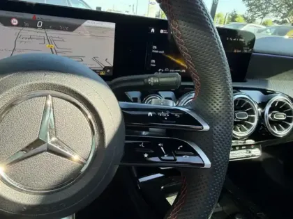 Photo 34 Mercedes Classe A 200 d AMG Line