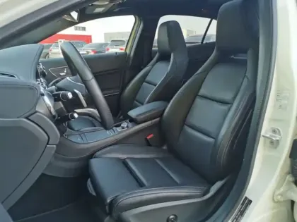 Photo 11 Mercedes GLA 220 d 4MATIC Fascination Pack 