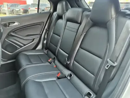 Photo 10 Mercedes GLA 220 d 4MATIC Fascination Pack 
