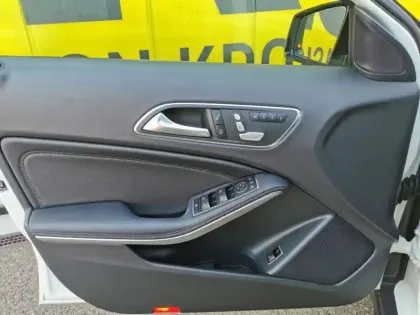 Photo 12 Mercedes GLA 220 d 4MATIC Fascination Pack 