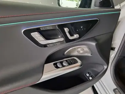 Photo 17 Mercedes Classe E Mercedes-AMG E 53 HYBRID 4MATI